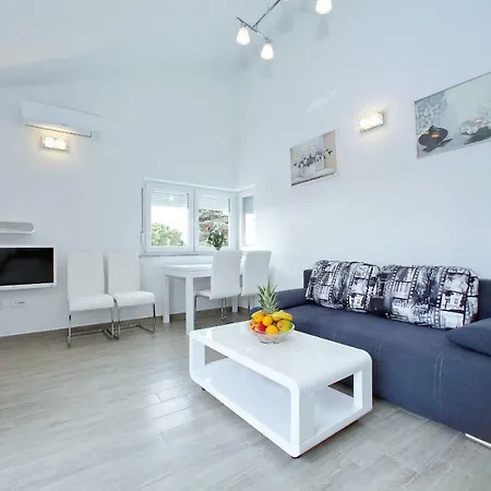 Kristina Apartament *