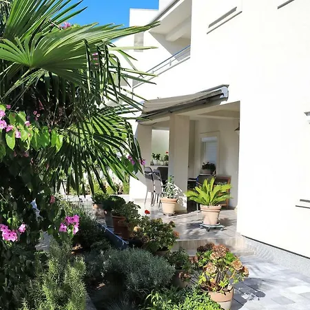 Kristina Apartament *